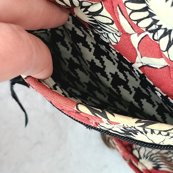 Vera Bradley | Vibrant Flowers Crossbody Should Bag - Picture 5 of 7